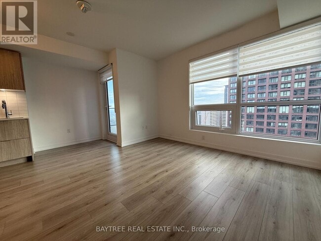 Building Photo - 395 Bloor St E