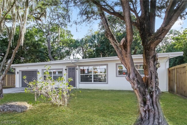 Building Photo - 2814 Gentian Rd