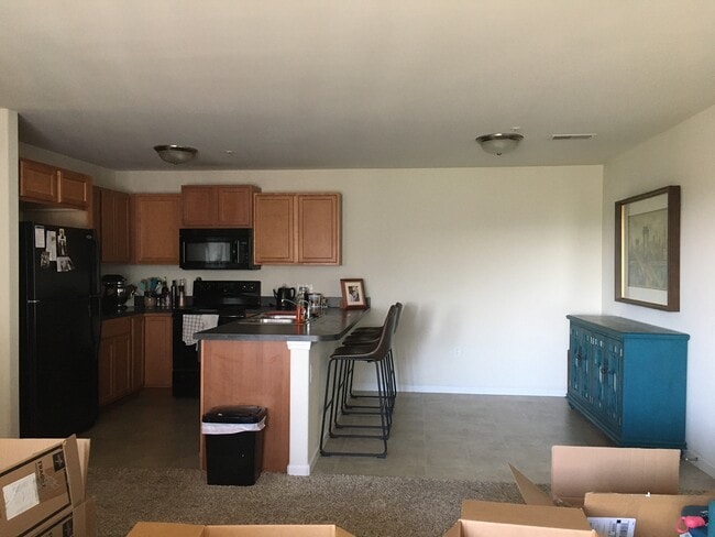 Kitchen & Dining - Florin Hill Apartment Homes