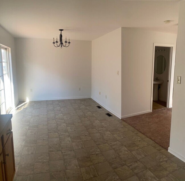 Foto del edificio - 3 br, 1.5 bath House - 596 WOOD DUCK DRIVE