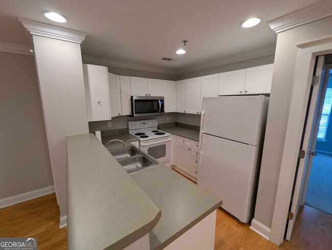 Foto del edificio - 490 S Barnett Shoals Rd
