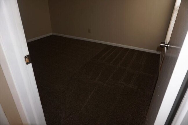 Foto del edificio - 2 bedroom townhome on Westside
