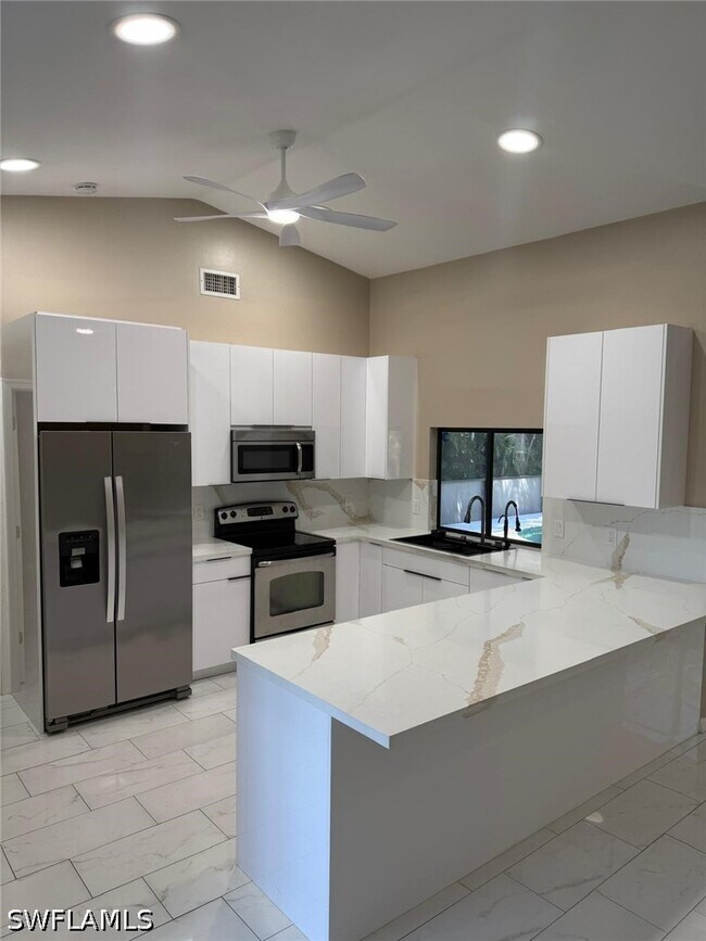 Foto del edificio - 1325 SW 28th St