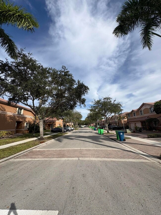 Building Photo - 2000 NW 99th Way