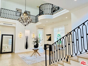 Building Photo - 1447 San Ysidro Dr