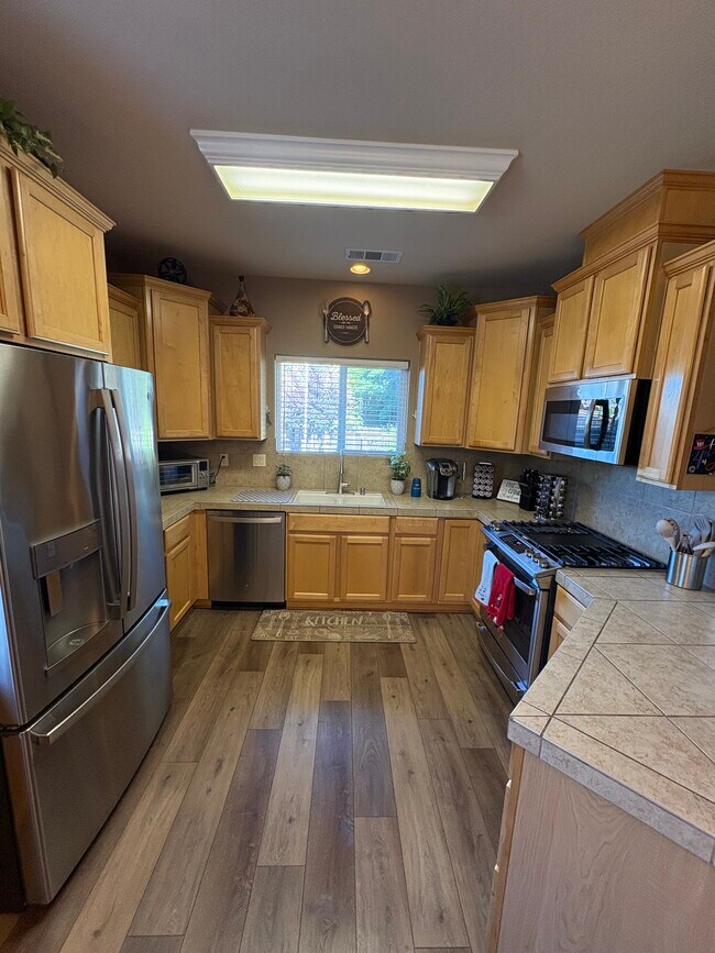 Foto del edificio - 4888 Lofty Oak Dr