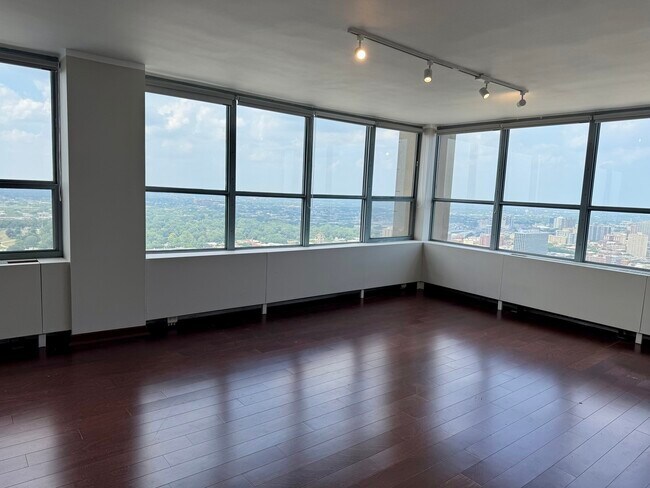 Foto del edificio - 655 W Irving Park Rd