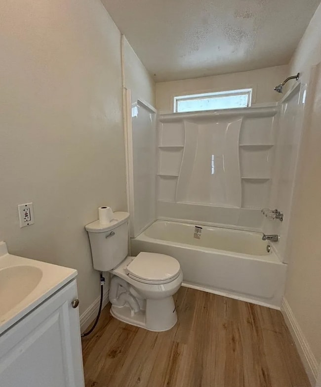 Building Photo - 10248 Lytle Ave