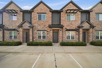 Building Photo - 1451 Associates Ave