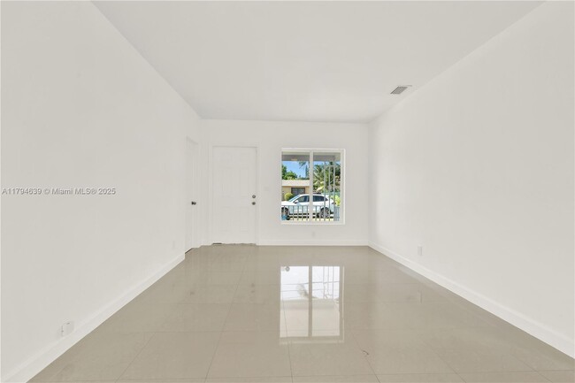 Foto del edificio - 6450 SW 28th St
