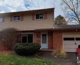 Building Photo - 1990 Armensko Ln