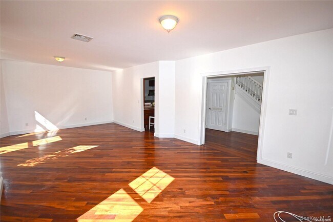 Building Photo - 21 Arrandale Ave