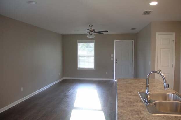 Foto del edificio - 2326 Middleton Rd