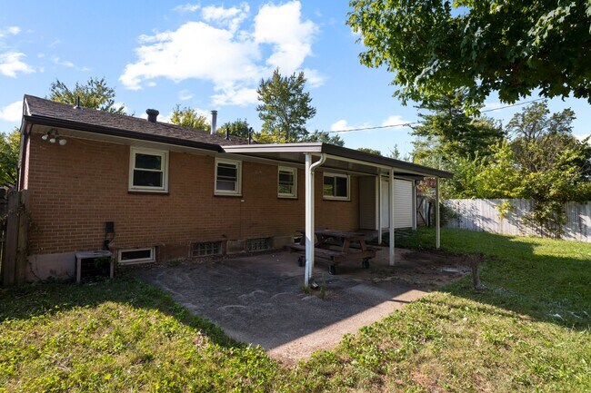 Foto del edificio - 2474 Thornton Dr