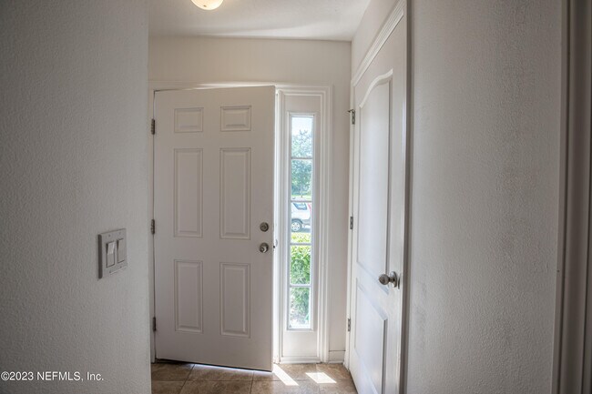 Foto del edificio - 11657 Hickory Oak Dr