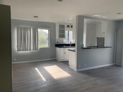 Foto del edificio - 4901 Laurel Canyon Blvd