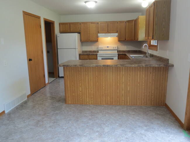 Kitchen - 1319 N Lincoln Ave