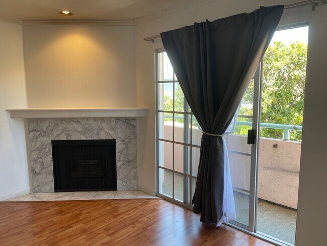 Foto del edificio - 4329 Dixie Canyon Ave