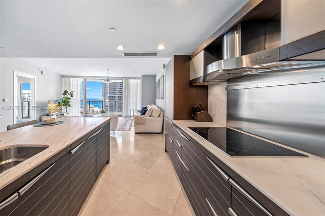 Building Photo - 200 Biscayne Boulevard Way
