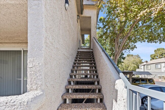 Building Photo - Bright, Modern 2 Bedroom Upstairs Condo, Community Pool, Gated, Covered Parking