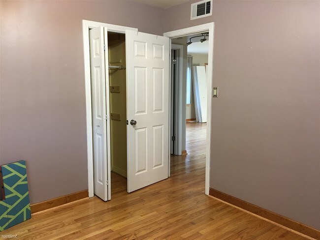 Foto del edificio - 2631 Maple St