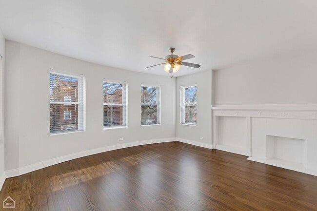 Foto del edificio - 8248 S Maryland St