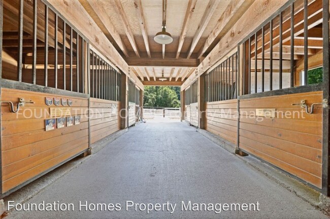 Foto del edificio - 2100 Nicasio Valley Rd