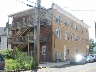 Building Photo - 1611 Stratford Ave