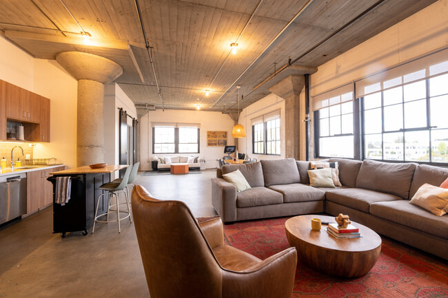 268 AIRBNB - STOREHOUSE LOFTS