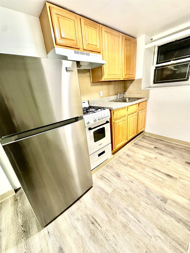 Building Photo - 500 New York Ave