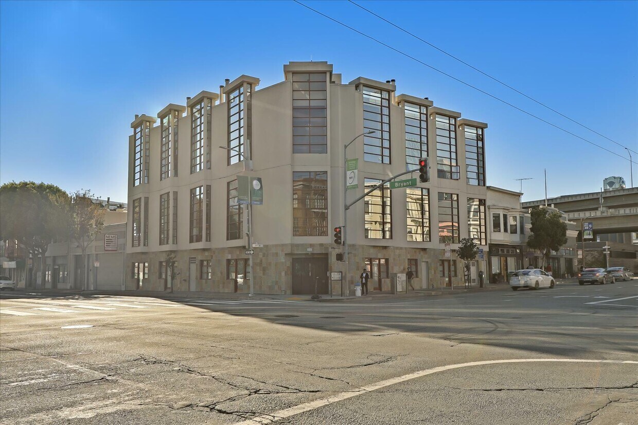 Primary Photo - 500 Bryant St
