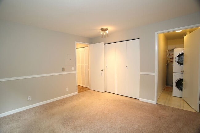 Interior Photo - The Crest On Belmont