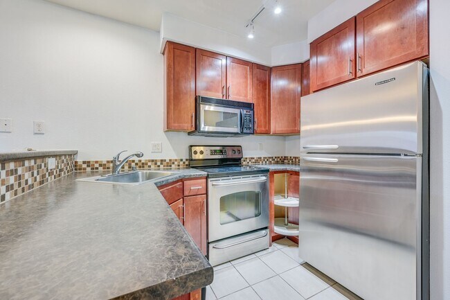 Foto del edificio - 3 bedroom 2.5 bathrooms.