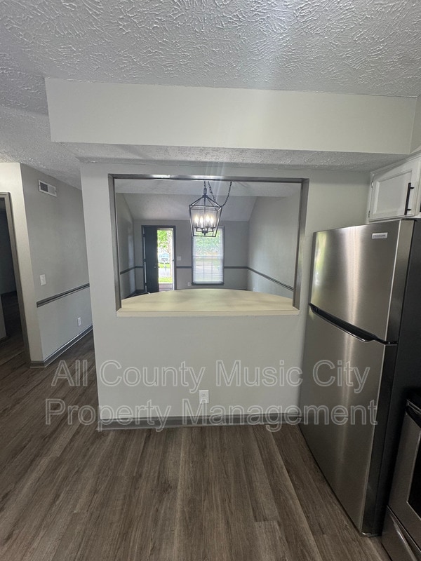 Building Photo - 3214 Lakeford Dr