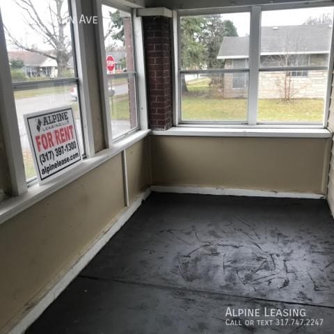 Building Photo - Christian Park area 2BR/1BA House!