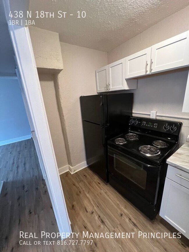 Building Photo - ***MOVE-IN SPECIAL*** Pet Friendly - Compl...