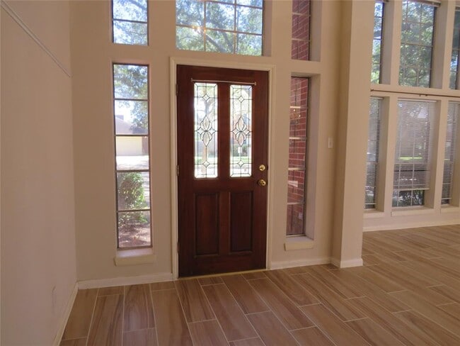 Building Photo - 2302 Plantation Bend Dr