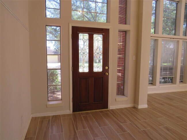 Foto del edificio - 2302 Plantation Bend Dr