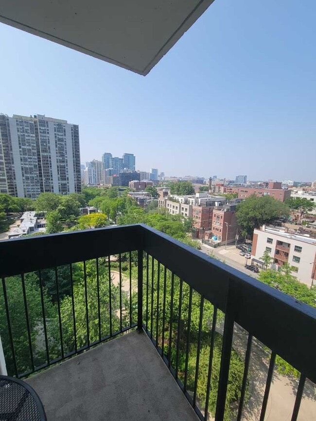 Building Photo - 1460 N Sandburg Terrace