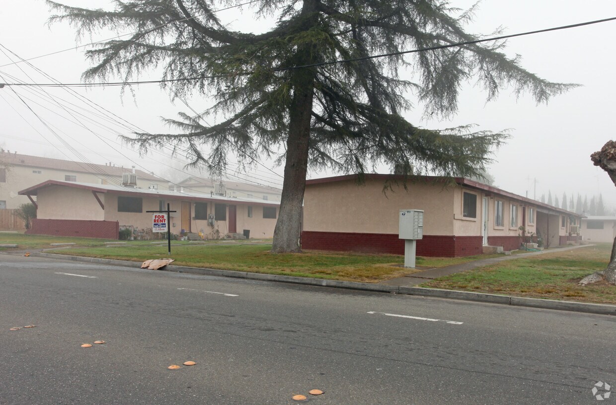 Foto del edificio - 890 N Soderquist Rd