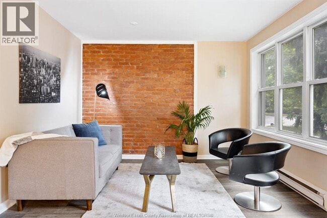 Building Photo - 2123 Ontario St