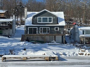 Building Photo - 41 W Shore Trail