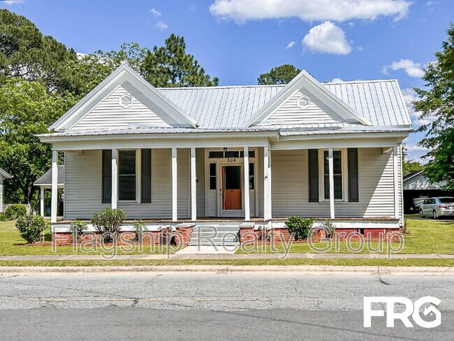 Foto del edificio - 304 N Caswell St