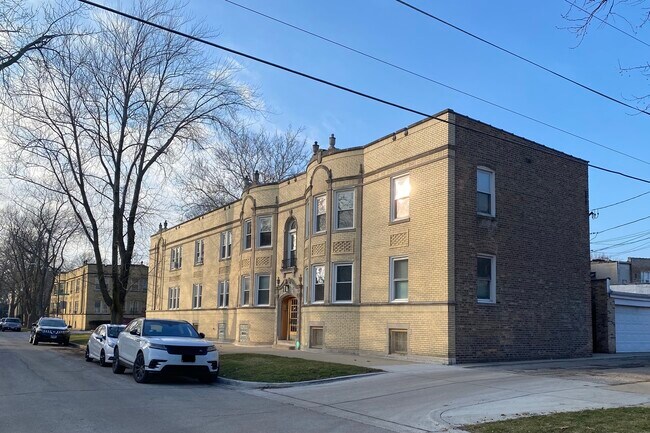 Building Photo - 2520 W Ardmore Ave