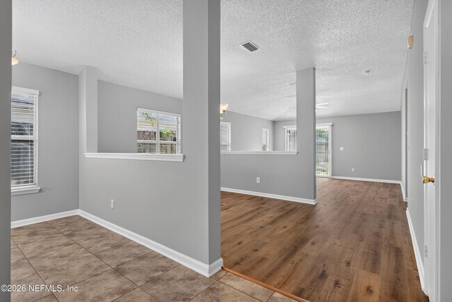 Foto del edificio - 1108 Hidden Cove Cir S