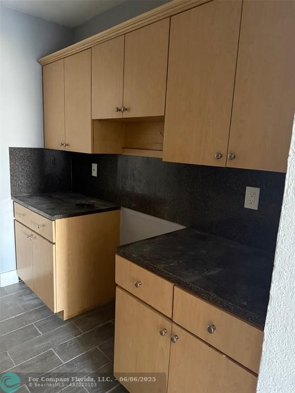 Foto del edificio - 941 NE 169th St