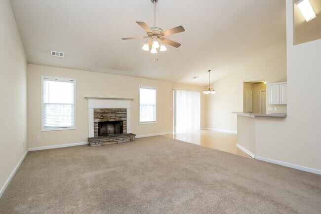 Building Photo - 117 Highland View Pass