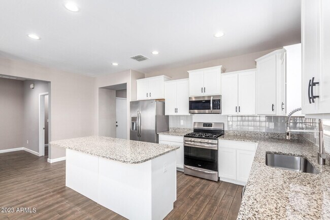 Foto del edificio - 29426 W Weldon Ave