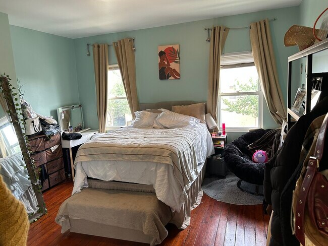 Foto del edificio - 3001 Huntingdon Ave