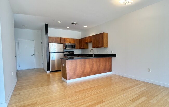 Foto del edificio - 100 Chestnut Ave